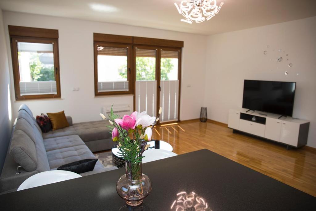 Apartment Divine Мостар Екстер'єр фото